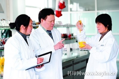 新東方油墨逆流而上 以科研繪宏圖_協(xié)會(huì)院校_科印印刷網(wǎng)